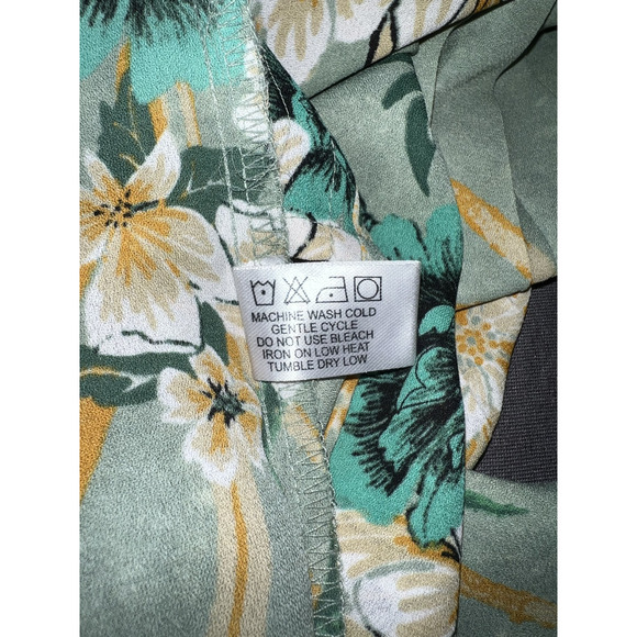 Violet & Claire Top Size 2X Green Floral Accordion Pleated Sleeves V-neck Tunic - Picture 10 of 10